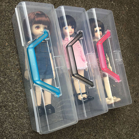Куклы в контейнерах