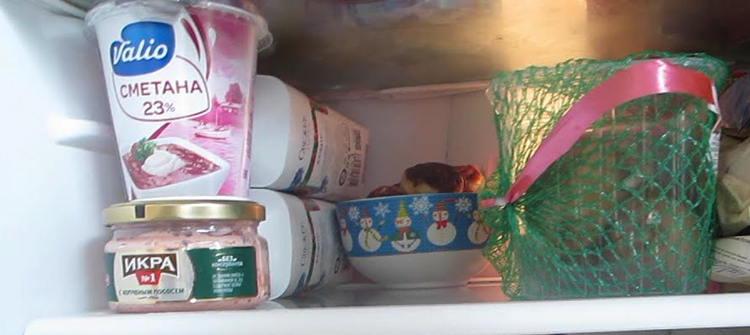 Сметана в холодильнике